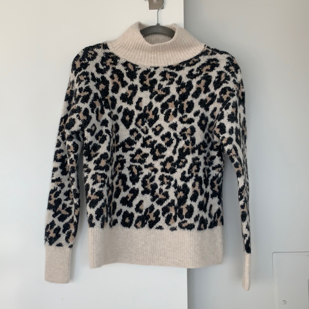 Anne Taylor LOFT Cheetah print sweater!